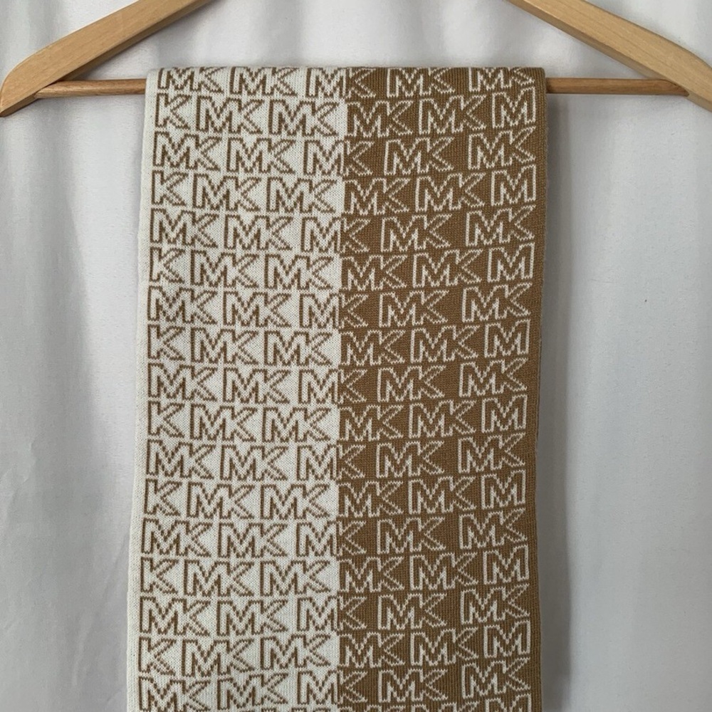Michael Kors Logo Scarf Tan & White Soft Knit Winter Neckwear Acrylic One Size